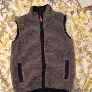 OshKosh best, boys size 8, good condition, pockets,gray/navy